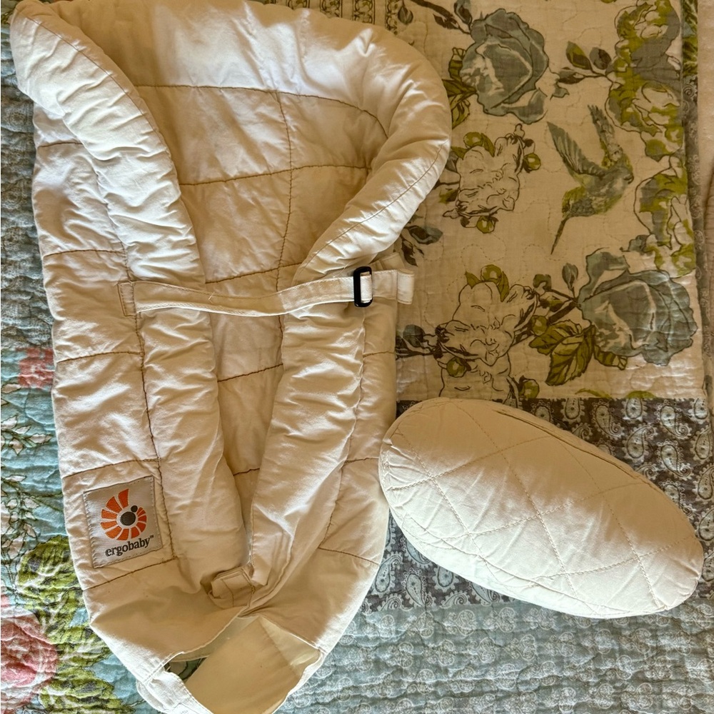 Ergo baby infant insert